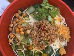-爆炸头阿姨小四川正宗川味小吃(无任何分店)