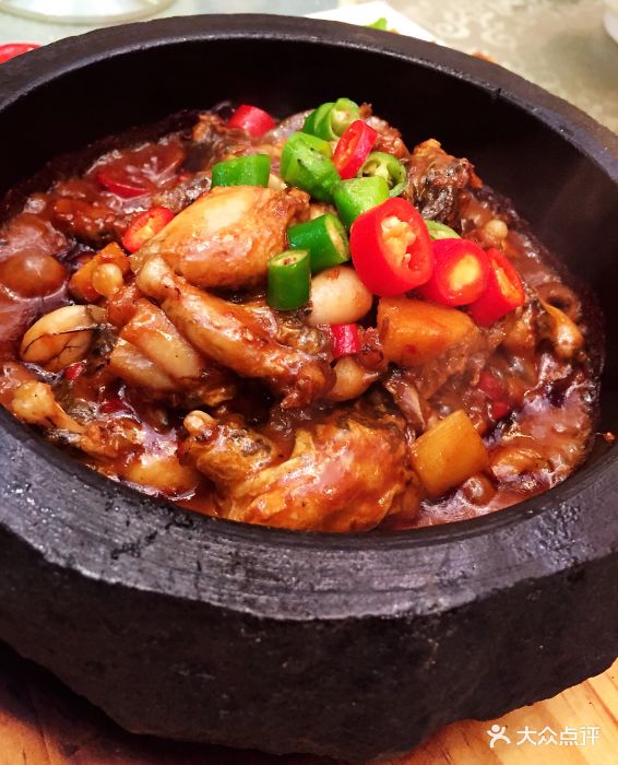 江西大厦合味原餐厅庐山烧石鸡图片 - 第1张