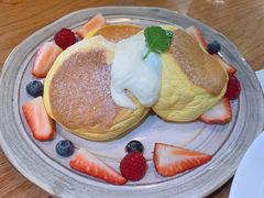 莓果奶油芝士舒芙蕾松饼-UPPER KITCHEN(延安路店)