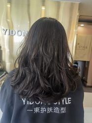 -一東造型烫发染发