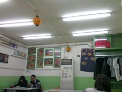 大堂-做了不起的80后