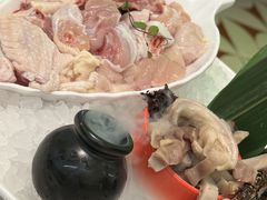 -洪氏嗨捞·广东猪肚鸡·椰子鸡火锅(西咸万象城店)