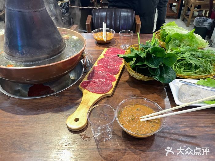 周嵘铜火锅图片