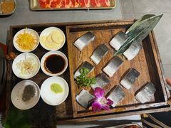 -围炉肉舍•炭烤活鳗•丹东海鲜烤肉(步行街店)