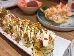 三彩脆香雪蟹卷寿司-桃太郎寿司料理(南坪店)