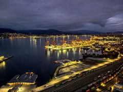-Top Of Vancouver Revolving Restaurant