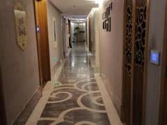 -新盈光·云会所(百丈东路店)