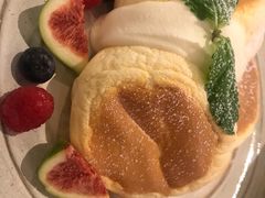 莓果奶油芝士舒芙蕾松饼-UPPER KITCHEN(延安路店)