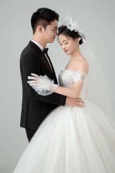 -雪中彩影婚纱摄影·微光艺术中心