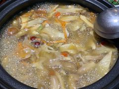 野生菌汤锅-菌之家·专业纯野生菌火锅·特色炒菌