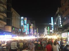 -六合夜市
