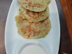 西葫芦饼配酸奶-TUK土耳其餐厅·下午茶(卢湾店)