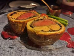 惠灵顿牛排-弦月窗LUNETTE BY AMANDA(复兴路店)