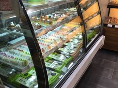 面包甜点陈列柜-皇冠幸福里动物奶油生日蛋糕(中山大道二中店)