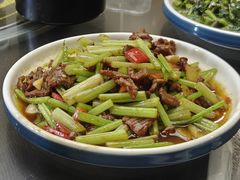 牛肉芹菜-小乡小镇·传承桐庐土菜·老板亲自烧的菜
