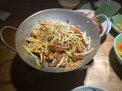 韭芽蘑菇炒猪肝-弄堂里(阿里西溪A区店)