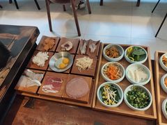 -银米·云南传统过桥米线(双廊黑金冠店)
