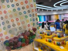 -m豆巧克力世界(上海世茂广场店)