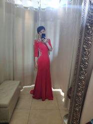 -月月婚纱礼服仓储店(王府井店)