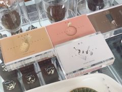 -UNI UNI(环亚凯瑟琳店)