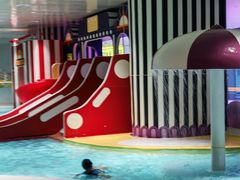 -涨巢·潮玩水疗局