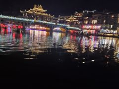 -临江餐馆二楼美食部落