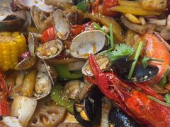 -老东镇啤酒屋海鲜加工·蒸汽海鲜·海鲜烧烤(台东店)