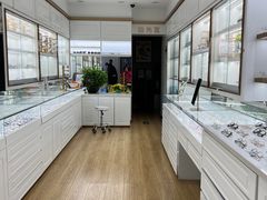 -翰佐蔡司小乐圆·依视路星趣控·暴龙眼镜折扣店