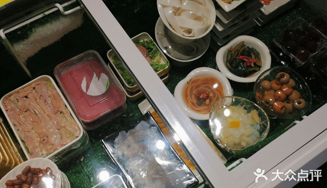 超宝藏的一家涮串火锅店！