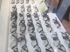 -诺柯视眼镜-蔡司依视路官方工厂店(淞南一店)