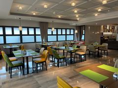 -深圳宝安体育馆希尔顿欢朋酒店