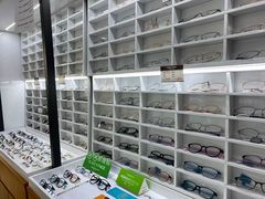 -视野联行眼镜•蔡司•依视路(温江店)