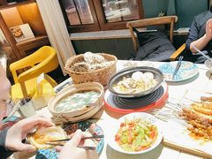 -蚝堡·生蚝海鲜烧烤物种起源•海肠捞饭(刘公岛店)