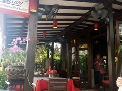 -Dash Teak House