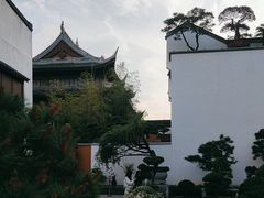 -龙华寺