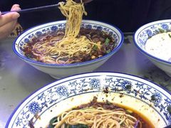 -渝之汇牛肉豌杂面
