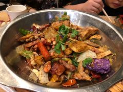-愉肴麻辣香锅(中山路店)
