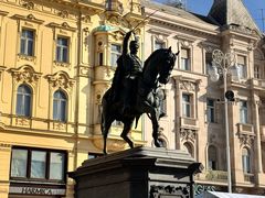 -耶拉契奇总督广场