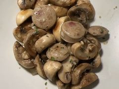 -MONICH牛排融合餐厅(和义大道购物中心店)