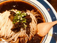-霸蛮湖南菜·牛肉粉(荣京西街店)