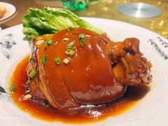 鸿运扒肘子-毛家饭店·30年融合新湘菜(汉峪金谷店)