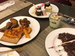 -飨食汇全日制餐厅·昆山皇冠假日酒店(九方店)