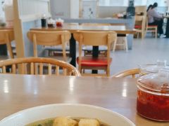 -佬钱湾仔(衣裳街店)