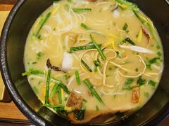 -银米·云南传统过桥米线(双廊黑金冠店)