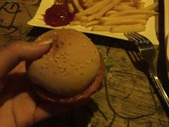 -Helens海伦司小酒馆(津湾广场店)