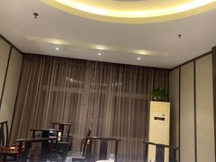 -梅花香里大酒店(郁金香路店)