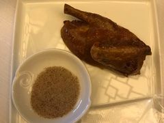 玻璃皮烤乳鸽-富力丽思卡尔顿酒店·丽轩中餐厅