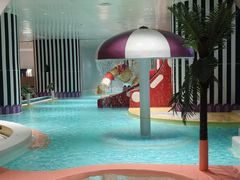 -涨巢·潮玩水疗局