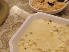 -鸿一饭店(隐秀路店)