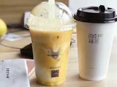 黄芒果百香思慕雪-面包和茶(万联店)